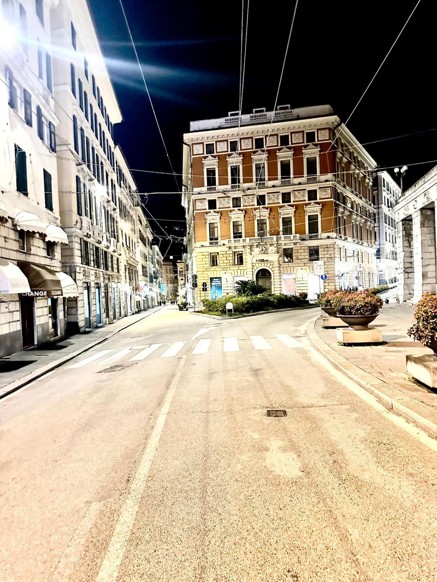 The Center Residence Genoa Luaran gambar
